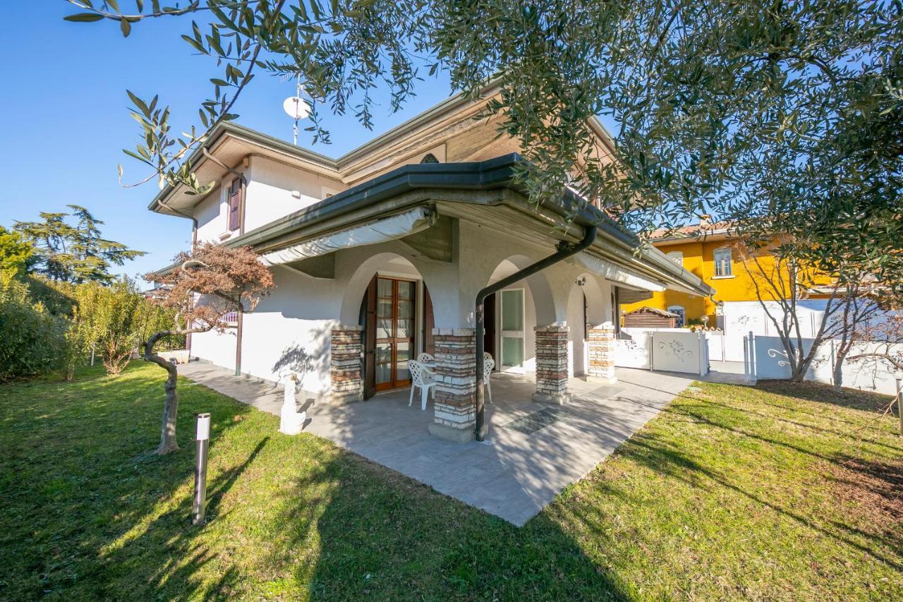 Villa Fiorita Apartments - Happy Rentals Sirmione Exteriör bild