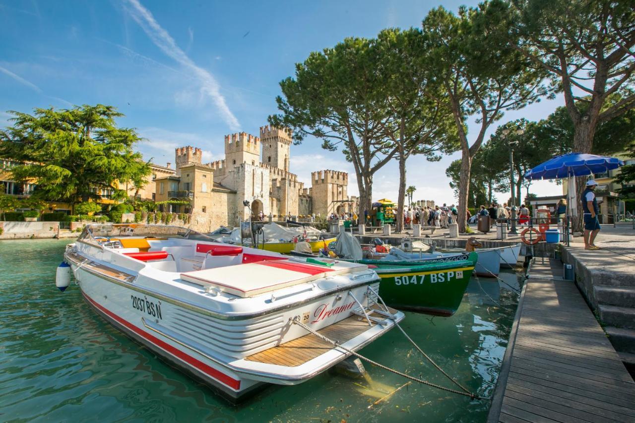 Villa Fiorita Apartments - Happy Rentals Sirmione Exteriör bild