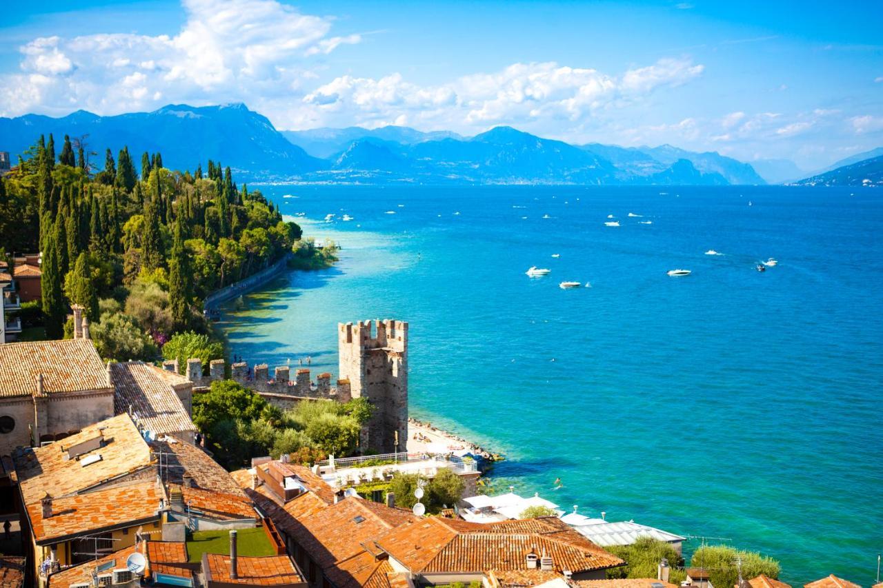 Villa Fiorita Apartments - Happy Rentals Sirmione Exteriör bild
