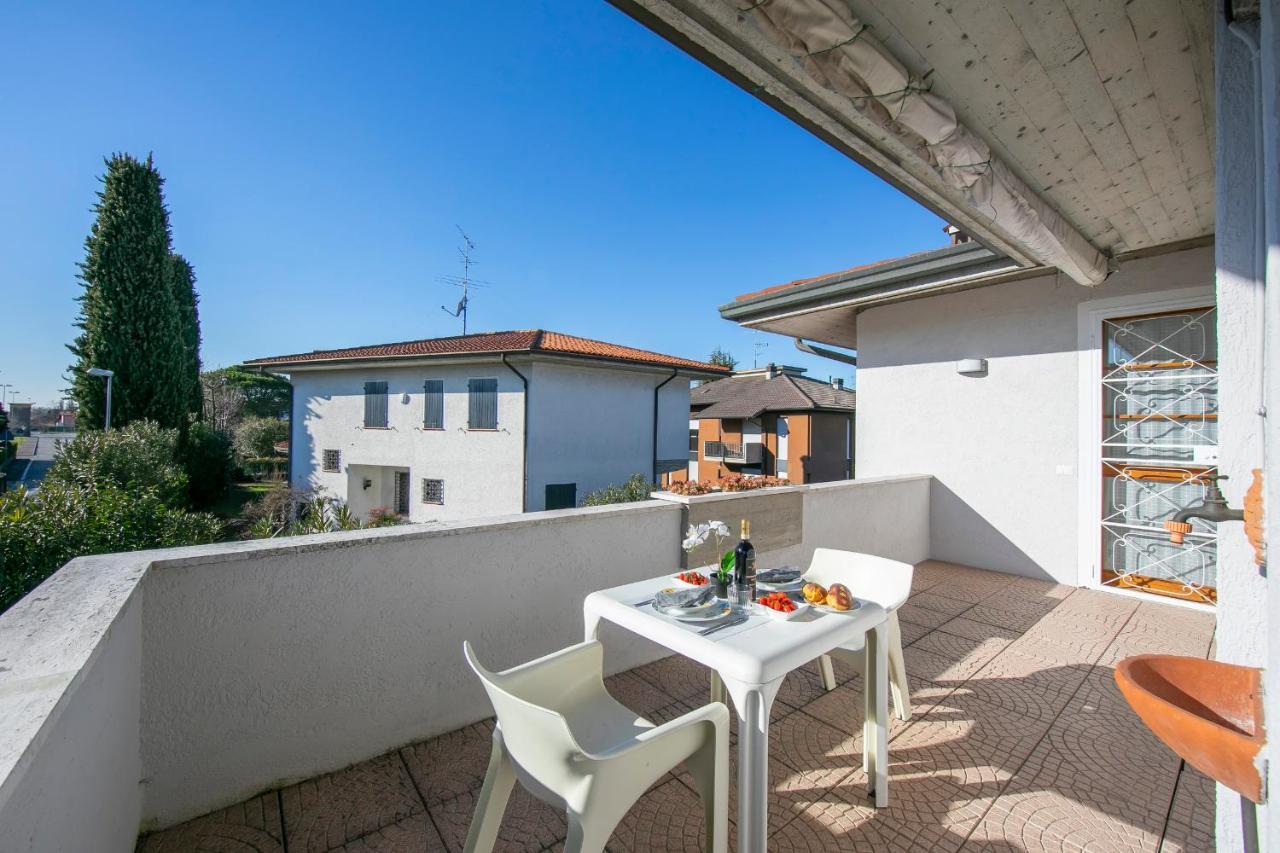 Villa Fiorita Apartments - Happy Rentals Sirmione Exteriör bild