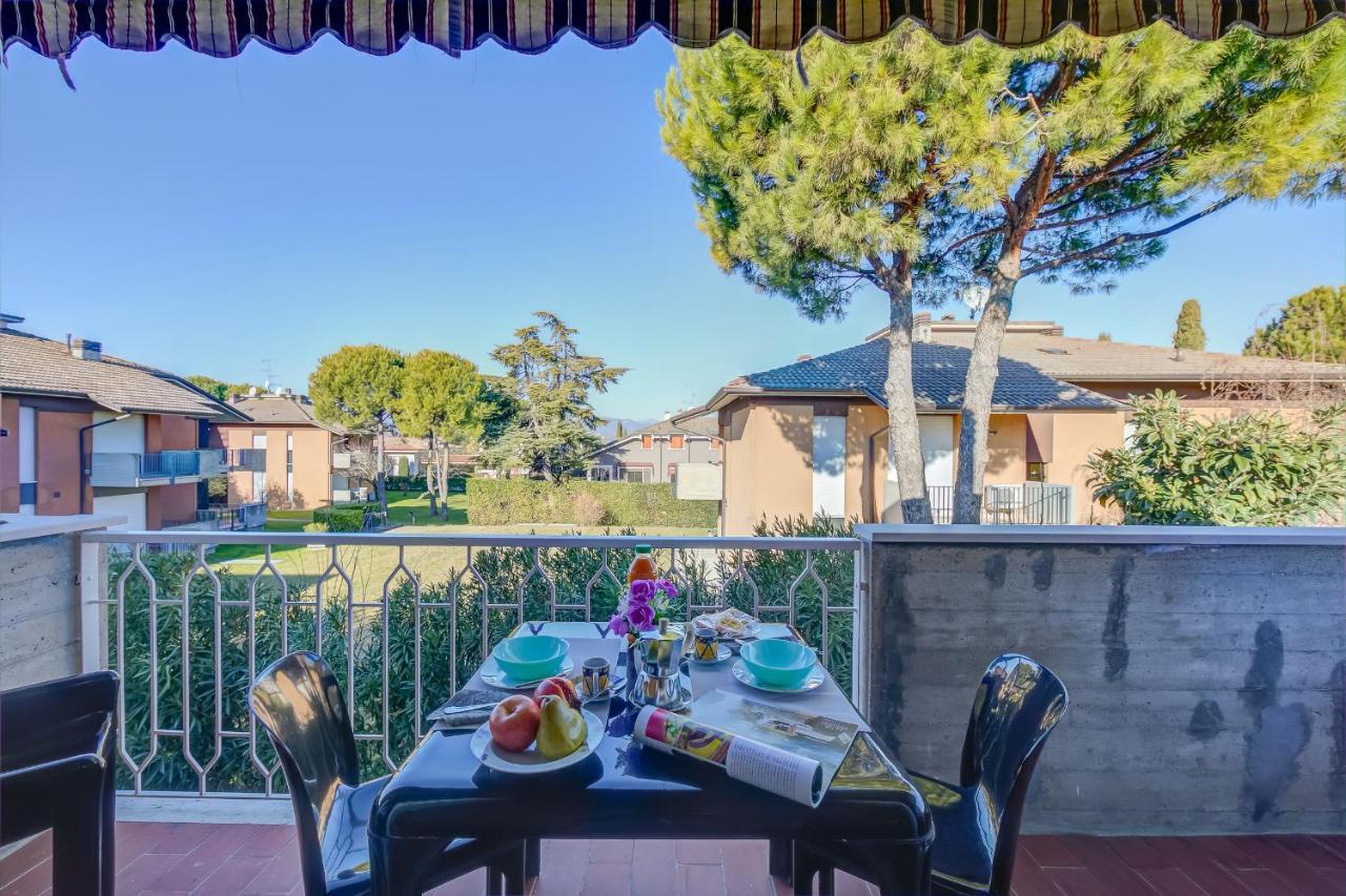 Villa Fiorita Apartments - Happy Rentals Sirmione Exteriör bild