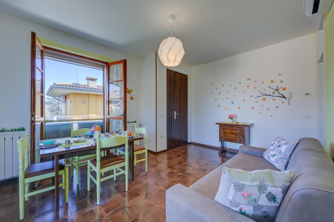 Villa Fiorita Apartments - Happy Rentals Sirmione Exteriör bild