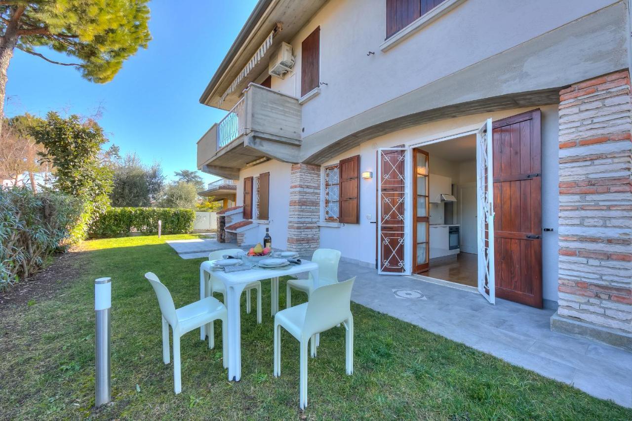 Villa Fiorita Apartments - Happy Rentals Sirmione Exteriör bild