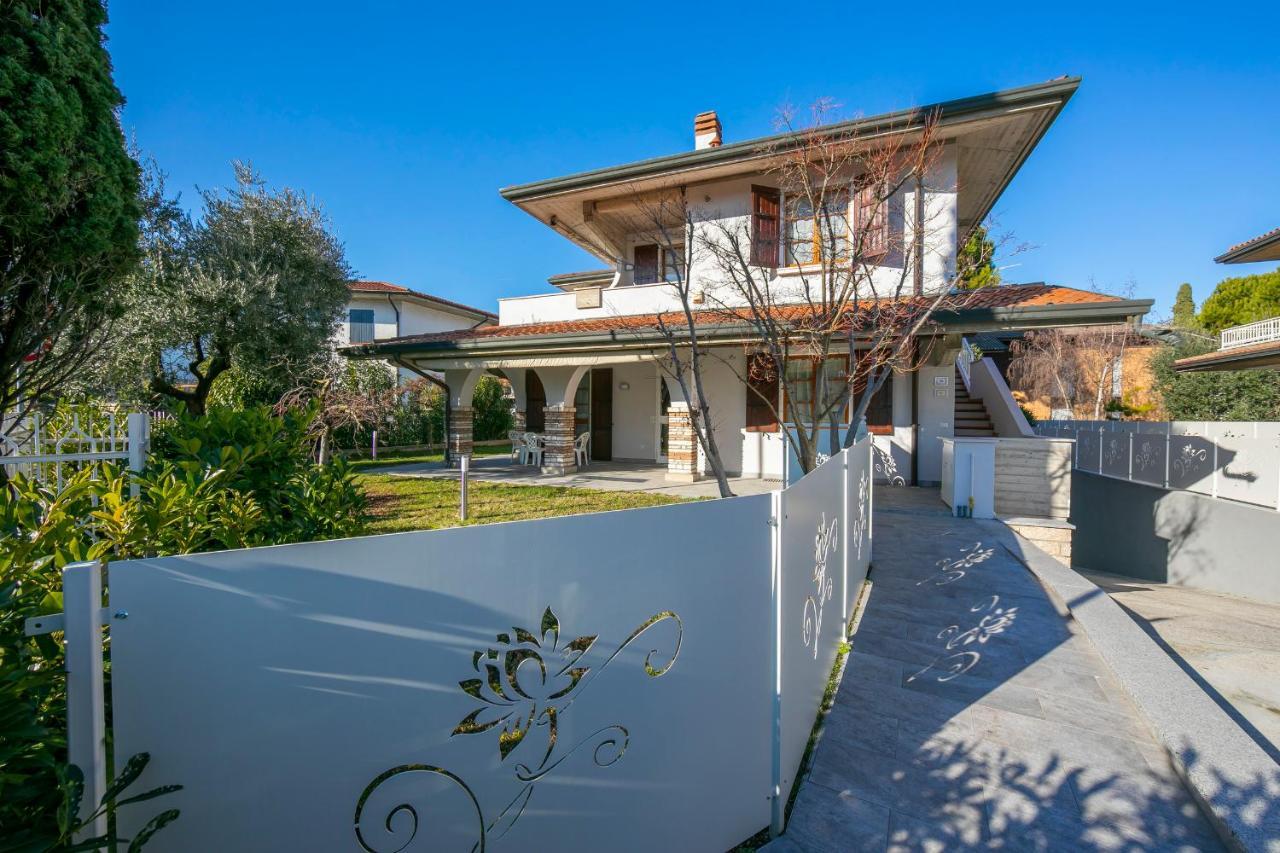 Villa Fiorita Apartments - Happy Rentals Sirmione Exteriör bild