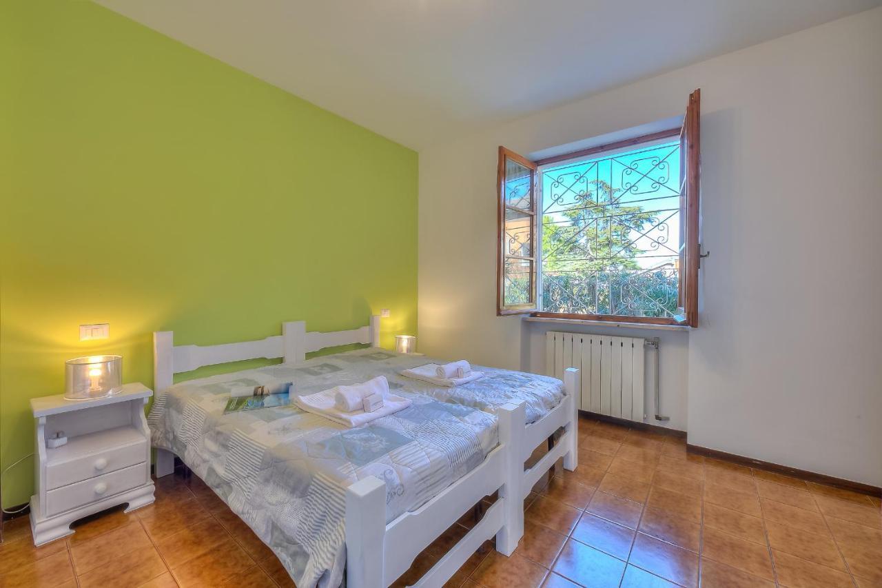 Villa Fiorita Apartments - Happy Rentals Sirmione Exteriör bild
