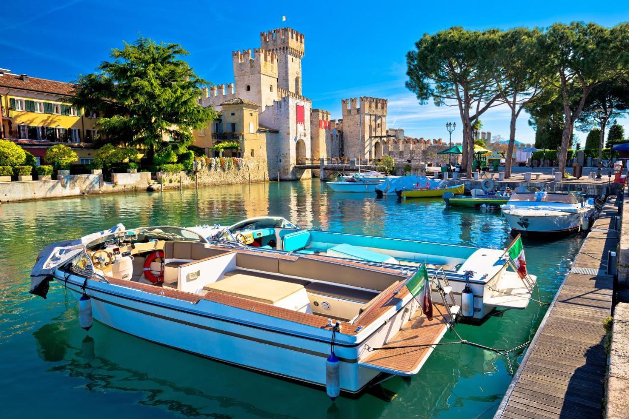 Villa Fiorita Apartments - Happy Rentals Sirmione Exteriör bild