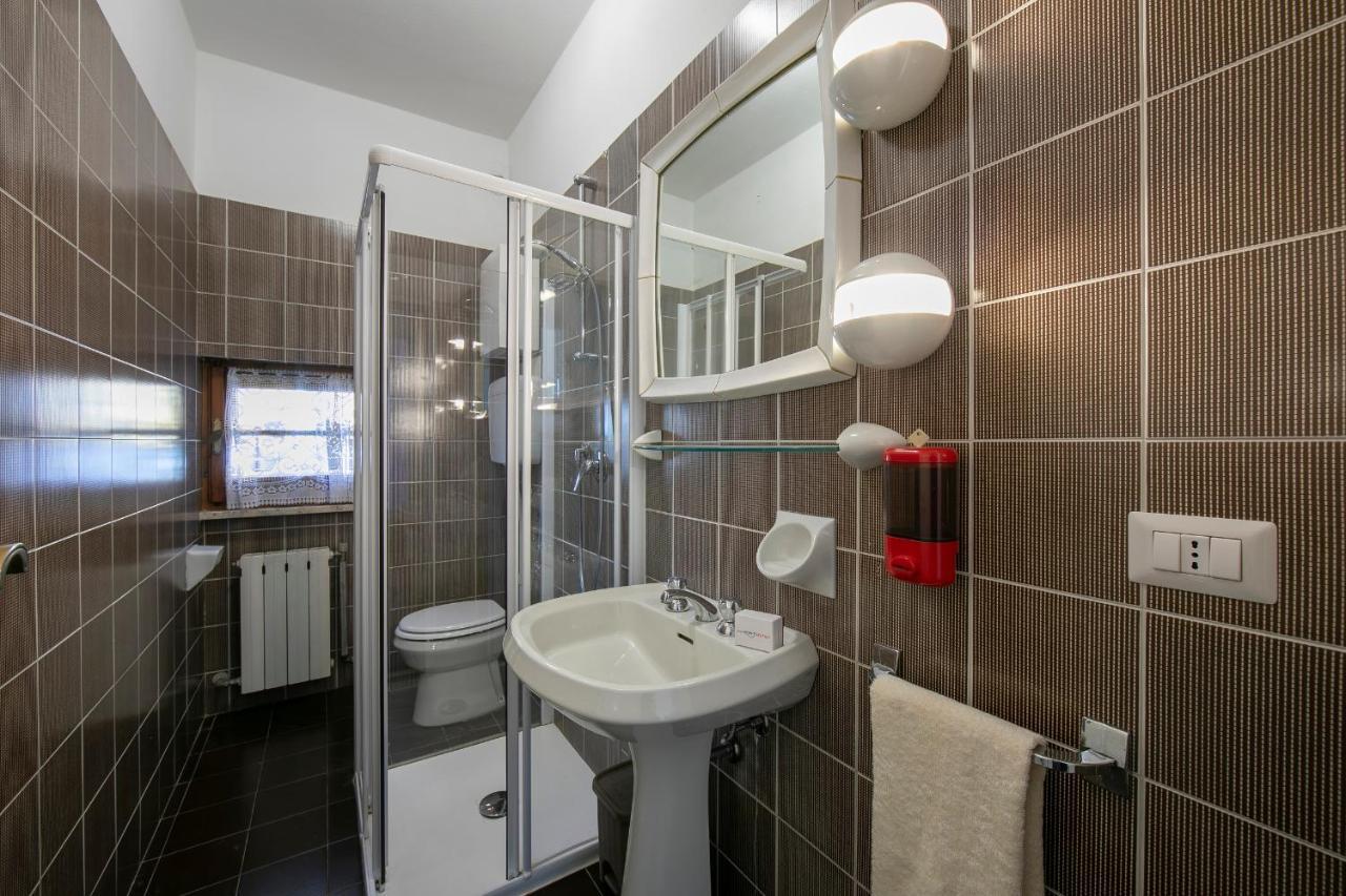Villa Fiorita Apartments - Happy Rentals Sirmione Exteriör bild