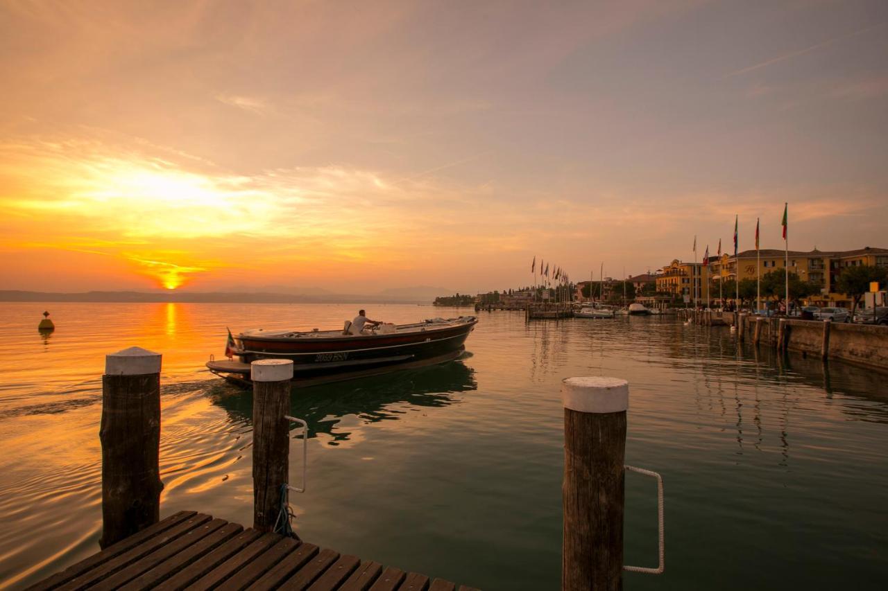 Villa Fiorita Apartments - Happy Rentals Sirmione Exteriör bild