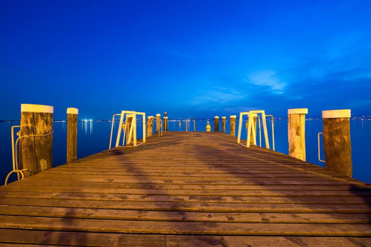 Villa Fiorita Apartments - Happy Rentals Sirmione Exteriör bild